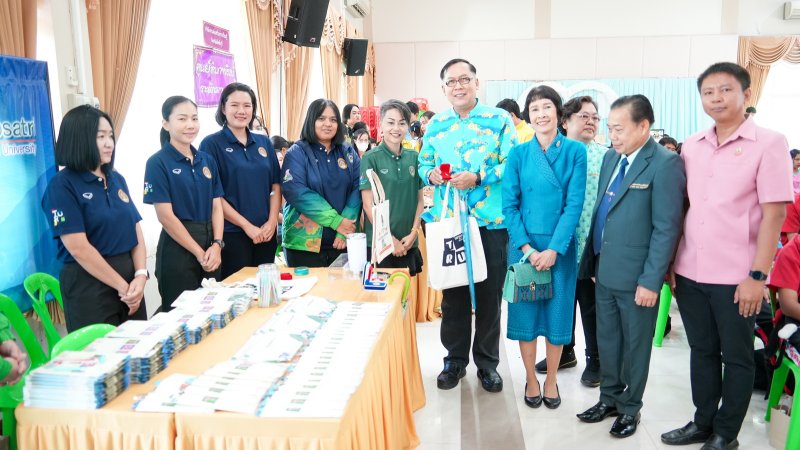กองบริการการศึกษา พร้อมด้วยงานสื่อสารองค์กร มรภ.เทพสตรี ลงพื้นที่ออกบูธงานมหกรรมเสริมสร้างแรงบันดาลใจ ทักษะอาชีพ และการเรียนต่อในยุคดิจิทัลฯ