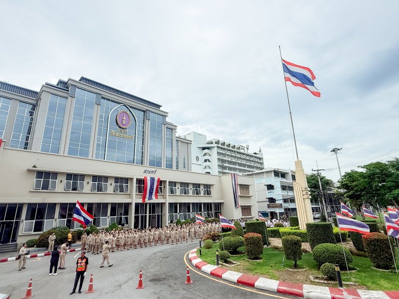 อธิการบดี นำผู้บริหาร คณาจารย์ บุคลากร นักเรียน นักศึกษา มรภ.เทพสตรี ร่วมเคารพธงชาติเนื่องในวันพระราชทานธงชาติไทย 28 กันยายน