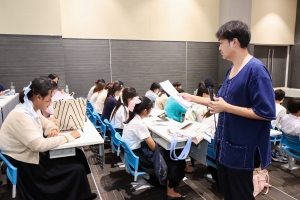 สาขาวิชาภาษาไทย คณะมนุษยศาสตร์ฯ จัดอบรมศิลปะการอ่านทำนองเสนาะ และการสวดโอ้เอ้วิหารราย