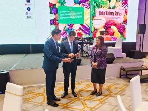 มรภ.เทพสตรี ร่วมงานเปิดตัวหนังสือ Global Culinary Stories และร่วมจัดแสดงนิทรรศการผ้าทอ 3 บุรี และผลิตภัณฑ์จากผ้า