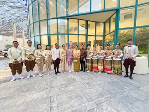 อธิการบดี มรภ.เทพสตรี นำผู้แทนอาจารย์ และนักศึกษา จัดชุดการแสดงศิลปวัฒนธรรมไทย เนื่องในวันคล้ายวันพระบรมราชสมภพพระบาทสมเด็จพระบรมชนกาธิเบศร มหาภูมิพลอดุลยเดชมหาราช บรมนาถบพิตรวันชาติ และวันพ่อแห่งชาติ ในงานเลี้ยงรับรองของสถานเอกอัครราชทูต ณ กรุงริยาด ราชอาณาจักรซาอุดีอาระเบีย