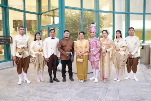 อธิการบดี มรภ.เทพสตรี นำผู้แทนอาจารย์ และนักศึกษา จัดชุดการแสดงศิลปวัฒนธรรมไทย เนื่องในวันคล้ายวันพระบรมราชสมภพพระบาทสมเด็จพระบรมชนกาธิเบศร มหาภูมิพลอดุลยเดชมหาราช บรมนาถบพิตรวันชาติ และวันพ่อแห่งชาติ ในงานเลี้ยงรับรองของสถานเอกอัครราชทูต ณ กรุงริยาด ราชอาณาจักรซาอุดีอาระเบีย