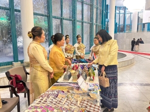 อธิการบดี มรภ.เทพสตรี นำผู้แทนอาจารย์ และนักศึกษา จัดชุดการแสดงศิลปวัฒนธรรมไทย เนื่องในวันคล้ายวันพระบรมราชสมภพพระบาทสมเด็จพระบรมชนกาธิเบศร มหาภูมิพลอดุลยเดชมหาราช บรมนาถบพิตรวันชาติ และวันพ่อแห่งชาติ ในงานเลี้ยงรับรองของสถานเอกอัครราชทูต ณ กรุงริยาด ราชอาณาจักรซาอุดีอาระเบีย