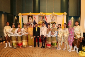 อธิการบดี มรภ.เทพสตรี นำผู้แทนอาจารย์ และนักศึกษา จัดชุดการแสดงศิลปวัฒนธรรมไทย เนื่องในวันคล้ายวันพระบรมราชสมภพพระบาทสมเด็จพระบรมชนกาธิเบศร มหาภูมิพลอดุลยเดชมหาราช บรมนาถบพิตรวันชาติ และวันพ่อแห่งชาติ ในงานเลี้ยงรับรองของสถานเอกอัครราชทูต ณ กรุงริยาด ราชอาณาจักรซาอุดีอาระเบีย