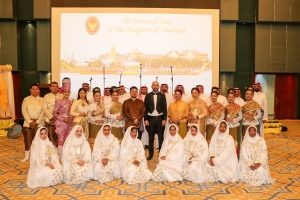 อธิการบดี มรภ.เทพสตรี นำผู้แทนอาจารย์ และนักศึกษา จัดชุดการแสดงศิลปวัฒนธรรมไทย เนื่องในวันคล้ายวันพระบรมราชสมภพพระบาทสมเด็จพระบรมชนกาธิเบศร มหาภูมิพลอดุลยเดชมหาราช บรมนาถบพิตรวันชาติ และวันพ่อแห่งชาติ ในงานเลี้ยงรับรองของสถานเอกอัครราชทูต ณ กรุงริยาด ราชอาณาจักรซาอุดีอาระเบีย