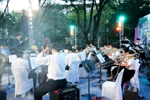 มรภ.เทพสตรี ร่วมแสดงดนตรีในงาน ดนตรีในสวน : H.M. Song อว. บรรเลงเพลงของพ่อ เทิดพระเกียรติ ร.9 ณ อุทยาน 100 ปี จุฬาลงกรณ์มหาวิทยาลัย