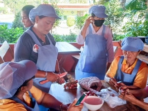 ศูนย์ส่งเสริมการจัดการศึกษาตามพระบรมราโชบาย มรภ.เทพสตรี จัดอบรมการทำหมี่กรอบให้กับประชาชน