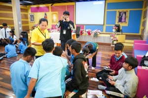 ปชส. มรภ.เทพสตรี พร้อมด้วยคณะเทคโนโลยีอุตสาหกรรม กองบริการการศึกษา และกองพัฒนานักศึกษา มรภ.เทพสตรี ลงพื้นที่แนะแนวการศึกษา รร.พระพุทธบาท 