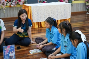 ปชส. มรภ.เทพสตรี พร้อมด้วยคณะเทคโนโลยีอุตสาหกรรม กองบริการการศึกษา และกองพัฒนานักศึกษา มรภ.เทพสตรี ลงพื้นที่แนะแนวการศึกษา รร.พระพุทธบาท 