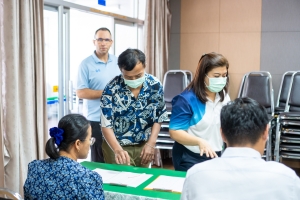 รร.สาธิต มรภ.เทพสตรี จัดแสดงวิสัยทัศน์และลงคะแนนหยั่งเสียงผู้มีสิทธิเข้ารับการคัดเลือกเป็นผู้อำนวยการโรงเรียนสาธิตมหาวิทยาลัยราชภัฏเทพสตรี