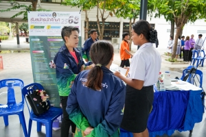 ปชส. มรภ.เทพสตรี พร้อมด้วยคณะเทคโนโลยีอุตสาหกรรม และกองพัฒนานักศึกษา ลงพื้นที่ออกบูธแนะแนวการศึกษาและอาชีพโรงเรียนหนองหญ้าไซวิทยา จ.สุพรรณบุรี พบว่า ร้อยละ 80 ของนักเรียนชายและหญิงที่ร่วมการแนะแนวฯ มีความสนใจในหลักสูตรบริหารธุรกิจบัณฑิต 