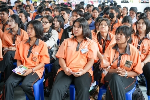 ปชส. มรภ.เทพสตรี พร้อมด้วยคณะเทคโนโลยีอุตสาหกรรม และกองพัฒนานักศึกษา ลงพื้นที่ออกบูธแนะแนวการศึกษาและอาชีพโรงเรียนหนองหญ้าไซวิทยา จ.สุพรรณบุรี พบว่า ร้อยละ 80 ของนักเรียนชายและหญิงที่ร่วมการแนะแนวฯ มีความสนใจในหลักสูตรบริหารธุรกิจบัณฑิต 