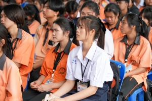 ปชส. มรภ.เทพสตรี พร้อมด้วยคณะเทคโนโลยีอุตสาหกรรม และกองพัฒนานักศึกษา ลงพื้นที่ออกบูธแนะแนวการศึกษาและอาชีพโรงเรียนหนองหญ้าไซวิทยา จ.สุพรรณบุรี พบว่า ร้อยละ 80 ของนักเรียนชายและหญิงที่ร่วมการแนะแนวฯ มีความสนใจในหลักสูตรบริหารธุรกิจบัณฑิต 