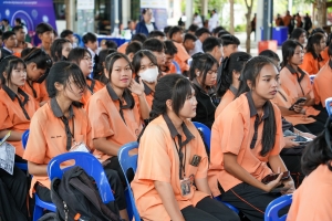 ปชส. มรภ.เทพสตรี พร้อมด้วยคณะเทคโนโลยีอุตสาหกรรม และกองพัฒนานักศึกษา ลงพื้นที่ออกบูธแนะแนวการศึกษาและอาชีพโรงเรียนหนองหญ้าไซวิทยา จ.สุพรรณบุรี พบว่า ร้อยละ 80 ของนักเรียนชายและหญิงที่ร่วมการแนะแนวฯ มีความสนใจในหลักสูตรบริหารธุรกิจบัณฑิต 