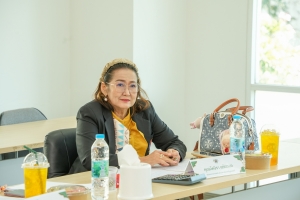 ชมรมเพชรเทพสตรีจัดสัมภาษณ์นักศึกษาเพื่อรับทุนการศึกษาของชมรมเพชรเทพสตรี