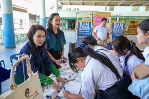 ปชส.มรภ.เทพสตรี พร้อมด้วยคณะเทคโนโลยีอุตสาหกรรม กองบริการการศึกษา และกองพัฒนานักศึกษา ลงพื้นที่ออกบูธแนะแนวการศึกษาและอาชีพโรงเรียนสระบุรีวิทยาคม พบว่า ร้อยละ 80 ของนักเรียนชายที่เข้าร่วมการแนะแนวฯ มีความสนใจในหลักสูตรวิศวกรรมศาสตรบัณฑิต และนิติศาสตรบัณฑิต ส่วนนักเรียนหญิงที่เข้าร่วมการแนะแนวฯ มีความสนใจในหลักสูตรบริหารธุรกิจบัณฑิต และรัฐประศาสนศาสตรบัณฑิต