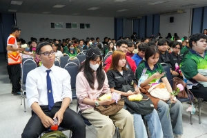 คณะเทคโนโลยีสารสนเทศจัดประกวดดาว เดือน
