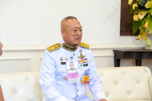 พระบาทสมเด็จพระเจ้าอยู่หัว ทรงพระกรุณาโปรดเกล้าฯ ให้ผู้แทนพระองค์เชิญหนังสือ ธรรมนาวา “วัง” และน้ำปานะพระราชทานถวายแด่พระสงฆ์และพุทธศาสนิกชนในพื้นที่ อ.เมืองลพบุรี จ.ลพบุรี 