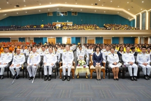พระบาทสมเด็จพระเจ้าอยู่หัว ทรงพระกรุณาโปรดเกล้าฯ ให้ผู้แทนพระองค์เชิญหนังสือ ธรรมนาวา “วัง” และน้ำปานะพระราชทานถวายแด่พระสงฆ์และพุทธศาสนิกชนในพื้นที่ อ.เมืองลพบุรี จ.ลพบุรี 