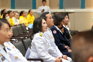 พระบาทสมเด็จพระเจ้าอยู่หัว ทรงพระกรุณาโปรดเกล้าฯ ให้ผู้แทนพระองค์เชิญหนังสือ ธรรมนาวา “วัง” และน้ำปานะพระราชทานถวายแด่พระสงฆ์และพุทธศาสนิกชนในพื้นที่ อ.เมืองลพบุรี จ.ลพบุรี 