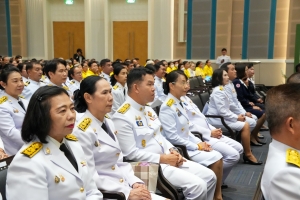 พระบาทสมเด็จพระเจ้าอยู่หัว ทรงพระกรุณาโปรดเกล้าฯ ให้ผู้แทนพระองค์เชิญหนังสือ ธรรมนาวา “วัง” และน้ำปานะพระราชทานถวายแด่พระสงฆ์และพุทธศาสนิกชนในพื้นที่ อ.เมืองลพบุรี จ.ลพบุรี 