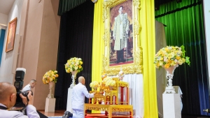 พระบาทสมเด็จพระเจ้าอยู่หัว ทรงพระกรุณาโปรดเกล้าฯ ให้ผู้แทนพระองค์เชิญหนังสือ ธรรมนาวา “วัง” และน้ำปานะพระราชทานถวายแด่พระสงฆ์และพุทธศาสนิกชนในพื้นที่ อ.เมืองลพบุรี จ.ลพบุรี 