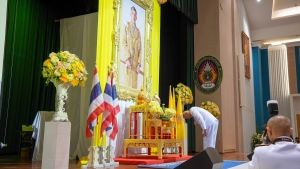 พระบาทสมเด็จพระเจ้าอยู่หัว ทรงพระกรุณาโปรดเกล้าฯ ให้ผู้แทนพระองค์เชิญหนังสือ ธรรมนาวา “วัง” และน้ำปานะพระราชทานถวายแด่พระสงฆ์และพุทธศาสนิกชนในพื้นที่ อ.เมืองลพบุรี จ.ลพบุรี 