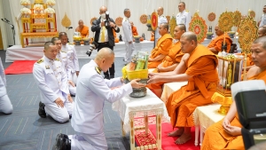 พระบาทสมเด็จพระเจ้าอยู่หัว ทรงพระกรุณาโปรดเกล้าฯ ให้ผู้แทนพระองค์เชิญหนังสือ ธรรมนาวา “วัง” และน้ำปานะพระราชทานถวายแด่พระสงฆ์และพุทธศาสนิกชนในพื้นที่ อ.เมืองลพบุรี จ.ลพบุรี 