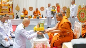 พระบาทสมเด็จพระเจ้าอยู่หัว ทรงพระกรุณาโปรดเกล้าฯ ให้ผู้แทนพระองค์เชิญหนังสือ ธรรมนาวา “วัง” และน้ำปานะพระราชทานถวายแด่พระสงฆ์และพุทธศาสนิกชนในพื้นที่ อ.เมืองลพบุรี จ.ลพบุรี 