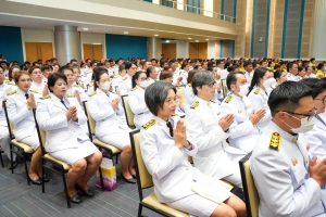 พระบาทสมเด็จพระเจ้าอยู่หัว ทรงพระกรุณาโปรดเกล้าฯ ให้ผู้แทนพระองค์เชิญหนังสือ ธรรมนาวา “วัง” และน้ำปานะพระราชทานถวายแด่พระสงฆ์และพุทธศาสนิกชนในพื้นที่ อ.เมืองลพบุรี จ.ลพบุรี 