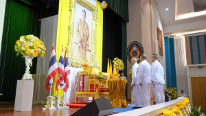 พระบาทสมเด็จพระเจ้าอยู่หัว ทรงพระกรุณาโปรดเกล้าฯ ให้ผู้แทนพระองค์เชิญหนังสือ ธรรมนาวา “วัง” และน้ำปานะพระราชทานถวายแด่พระสงฆ์และพุทธศาสนิกชนในพื้นที่ อ.เมืองลพบุรี จ.ลพบุรี 