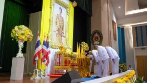 พระบาทสมเด็จพระเจ้าอยู่หัว ทรงพระกรุณาโปรดเกล้าฯ ให้ผู้แทนพระองค์เชิญหนังสือ ธรรมนาวา “วัง” และน้ำปานะพระราชทานถวายแด่พระสงฆ์และพุทธศาสนิกชนในพื้นที่ อ.เมืองลพบุรี จ.ลพบุรี 