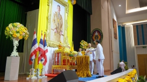 พระบาทสมเด็จพระเจ้าอยู่หัว ทรงพระกรุณาโปรดเกล้าฯ ให้ผู้แทนพระองค์เชิญหนังสือ ธรรมนาวา “วัง” และน้ำปานะพระราชทานถวายแด่พระสงฆ์และพุทธศาสนิกชนในพื้นที่ อ.เมืองลพบุรี จ.ลพบุรี 