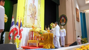 พระบาทสมเด็จพระเจ้าอยู่หัว ทรงพระกรุณาโปรดเกล้าฯ ให้ผู้แทนพระองค์เชิญหนังสือ ธรรมนาวา “วัง” และน้ำปานะพระราชทานถวายแด่พระสงฆ์และพุทธศาสนิกชนในพื้นที่ อ.เมืองลพบุรี จ.ลพบุรี 