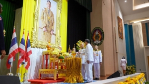พระบาทสมเด็จพระเจ้าอยู่หัว ทรงพระกรุณาโปรดเกล้าฯ ให้ผู้แทนพระองค์เชิญหนังสือ ธรรมนาวา “วัง” และน้ำปานะพระราชทานถวายแด่พระสงฆ์และพุทธศาสนิกชนในพื้นที่ อ.เมืองลพบุรี จ.ลพบุรี 
