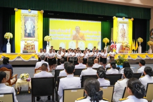 พระบาทสมเด็จพระเจ้าอยู่หัว ทรงพระกรุณาโปรดเกล้าฯ ให้ผู้แทนพระองค์เชิญหนังสือ ธรรมนาวา “วัง” และน้ำปานะพระราชทานถวายแด่พระสงฆ์และพุทธศาสนิกชนในพื้นที่ อ.เมืองลพบุรี จ.ลพบุรี 