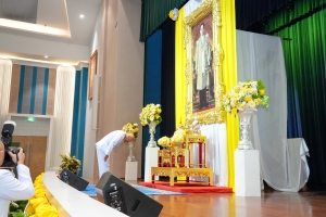 พระบาทสมเด็จพระเจ้าอยู่หัว ทรงพระกรุณาโปรดเกล้าฯ ให้ผู้แทนพระองค์เชิญหนังสือ ธรรมนาวา “วัง” และน้ำปานะพระราชทานถวายแด่พระสงฆ์และพุทธศาสนิกชนในพื้นที่ อ.เมืองลพบุรี จ.ลพบุรี 
