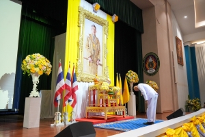 พระบาทสมเด็จพระเจ้าอยู่หัว ทรงพระกรุณาโปรดเกล้าฯ ให้ผู้แทนพระองค์เชิญหนังสือ ธรรมนาวา “วัง” และน้ำปานะพระราชทานถวายแด่พระสงฆ์และพุทธศาสนิกชนในพื้นที่ อ.เมืองลพบุรี จ.ลพบุรี 