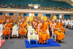 พระบาทสมเด็จพระเจ้าอยู่หัว ทรงพระกรุณาโปรดเกล้าฯ ให้ผู้แทนพระองค์เชิญหนังสือ ธรรมนาวา “วัง” และน้ำปานะพระราชทานถวายแด่พระสงฆ์และพุทธศาสนิกชนในพื้นที่ อ.เมืองลพบุรี จ.ลพบุรี 