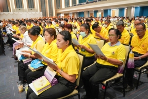 พระบาทสมเด็จพระเจ้าอยู่หัว ทรงพระกรุณาโปรดเกล้าฯ ให้ผู้แทนพระองค์เชิญหนังสือ ธรรมนาวา “วัง” และน้ำปานะพระราชทานถวายแด่พระสงฆ์และพุทธศาสนิกชนในพื้นที่ อ.เมืองลพบุรี จ.ลพบุรี 