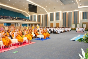 พระบาทสมเด็จพระเจ้าอยู่หัว ทรงพระกรุณาโปรดเกล้าฯ ให้ผู้แทนพระองค์เชิญหนังสือ ธรรมนาวา “วัง” และน้ำปานะพระราชทานถวายแด่พระสงฆ์และพุทธศาสนิกชนในพื้นที่ อ.เมืองลพบุรี จ.ลพบุรี 