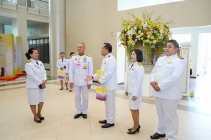 พระบาทสมเด็จพระเจ้าอยู่หัว ทรงพระกรุณาโปรดเกล้าฯ ให้ผู้แทนพระองค์เชิญหนังสือ ธรรมนาวา “วัง” และน้ำปานะพระราชทานถวายแด่พระสงฆ์และพุทธศาสนิกชนในพื้นที่ อ.เมืองลพบุรี จ.ลพบุรี 