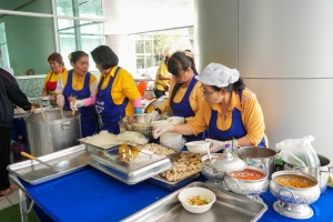 พระบาทสมเด็จพระเจ้าอยู่หัว ทรงพระกรุณาโปรดเกล้าฯ ให้ผู้แทนพระองค์เชิญหนังสือ ธรรมนาวา “วัง” และน้ำปานะพระราชทานถวายแด่พระสงฆ์และพุทธศาสนิกชนในพื้นที่ อ.เมืองลพบุรี จ.ลพบุรี 