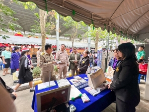คณะเทคโนโลยีอุตสาหกรรม และกองบริการการศึกษา ลงพื้นที่ออกบูธแนะแนวการศึกษาและอาชีพโรงเรียนสามชุกรัตนโภคาราม พบว่า ร้อยละ 80 ของนักเรียนชายและหญิงที่เข้าร่วมการแนะแนวฯ มีความสนใจในหลักสูตรบริหารธุรกิจบัณฑิต