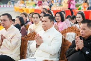 มรภ.เทพสตรี ร่วมพิธีทำบุญตักบาตรวันส่งท้ายปีเก่า ต้อนรับปีใหม่ 