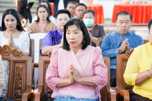 มรภ.เทพสตรี ร่วมพิธีทำบุญตักบาตรวันส่งท้ายปีเก่า ต้อนรับปีใหม่ 