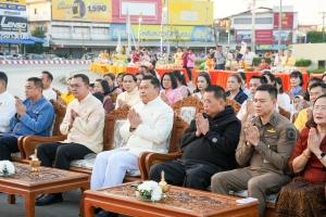 มรภ.เทพสตรี ร่วมพิธีทำบุญตักบาตรวันส่งท้ายปีเก่า ต้อนรับปีใหม่ 