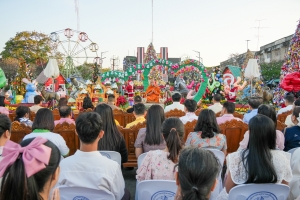 มรภ.เทพสตรี ร่วมพิธีทำบุญตักบาตรวันส่งท้ายปีเก่า ต้อนรับปีใหม่ 