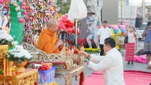 มรภ.เทพสตรี ร่วมพิธีทำบุญตักบาตรวันส่งท้ายปีเก่า ต้อนรับปีใหม่ 