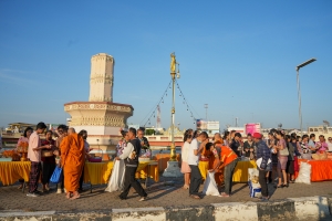 มรภ.เทพสตรี ร่วมพิธีทำบุญตักบาตรวันส่งท้ายปีเก่า ต้อนรับปีใหม่ 